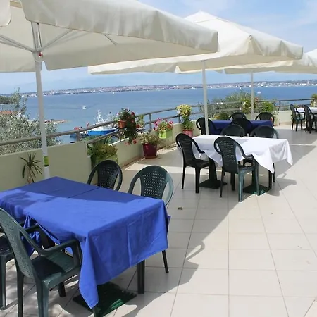 In With Sea View, Balcony, Air Conditioning, Wi-fi Appartamento
