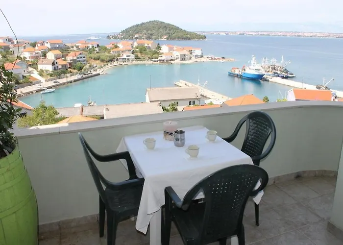 Apartman In With Sea View, Balcony, Air Conditioning, Wi-fi *