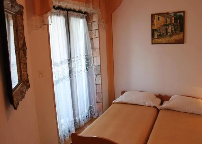 In With Sea View, Balcony, Air Conditioning, Wi-fi