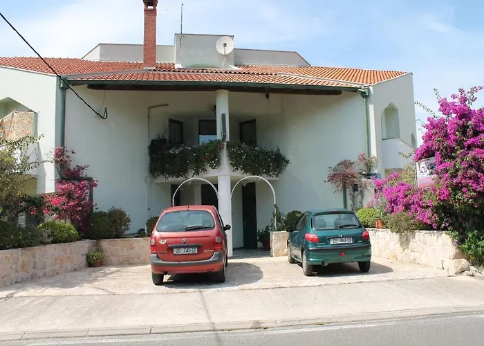Apartman In With Sea View, Balcony, Air Conditioning, Wi-fi *
